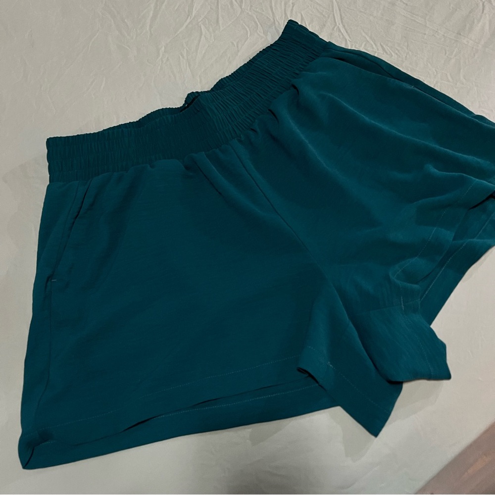 5 Inch Pull-On Seersucker Mid-Rise Short